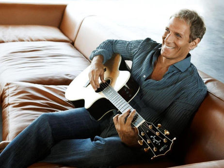 Cantor e compositor norte-americano Michael Bolton faz show em Curitiba dia 15 de março