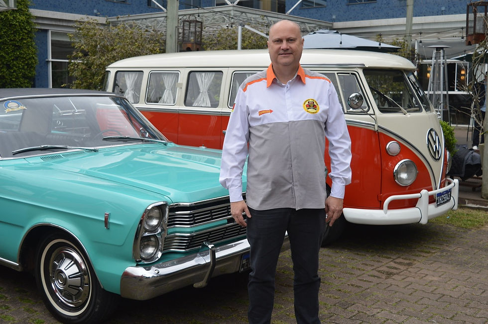 Expoclassic 2025: de Ferraris e Porsches aos raros caminhões FNM, conheça as novidades da mostra gaúcha de veículos antigos