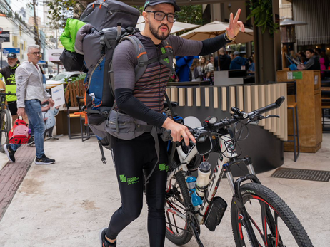 Empresário sai de SC para percorrer 4 mil quilômetros de bicicleta rumo à Patagônia