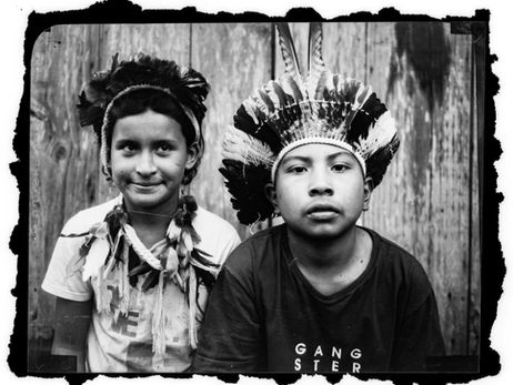 Retratos lambe-lambe de povos originários ganham mostra em Florianópolis