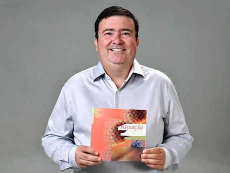 Mediação Cultural: obra de paranaense ensina como fazer a ponte entre público e arte