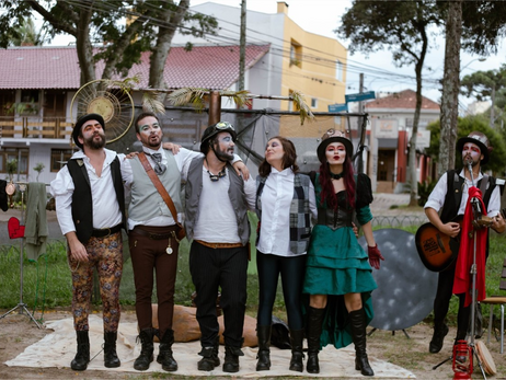 Na Toada do Coração: um espetáculo teatral sobre amizade e amor, que cativa a quem ouvir