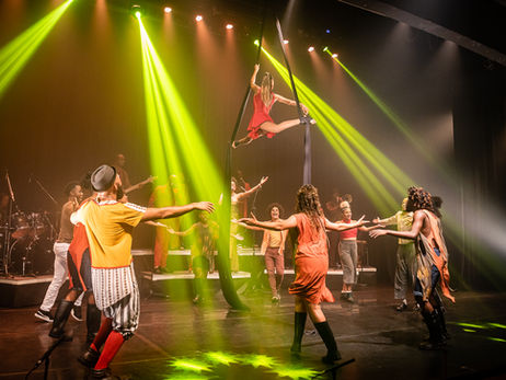 Circo e movimento são destaques em espetáculo do Festival de Curitiba