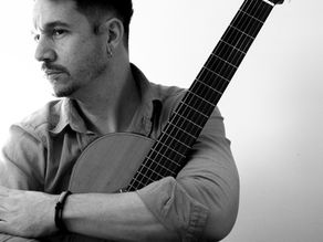 Saulo Soull apresenta espetáculo "Canções para Teatro"