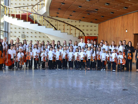 Orquestra Suzuki faz apresentação gratuita domingo no Museu Oscar Niemeyer