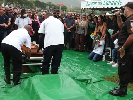 'Honrava a farda como ninguém', desabafa viúva de policial militar morto em operação em Caxias