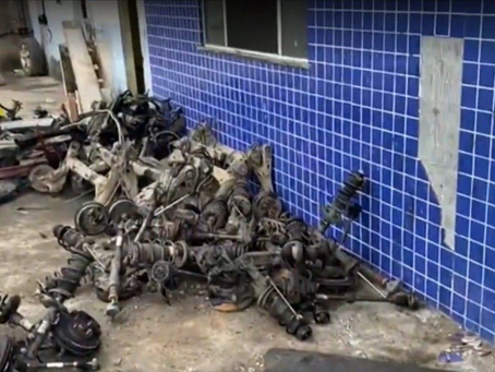 Polícia Militar estoura grande ferro velho de desmanche de veículos em Belford Roxo - SUPER TOP 89.3