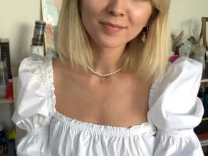 Becoming an alcohol ink artist (In conversation with Polina)
