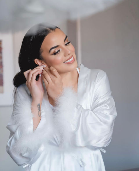 Bride with soft glam makeup by Miami makeup artist