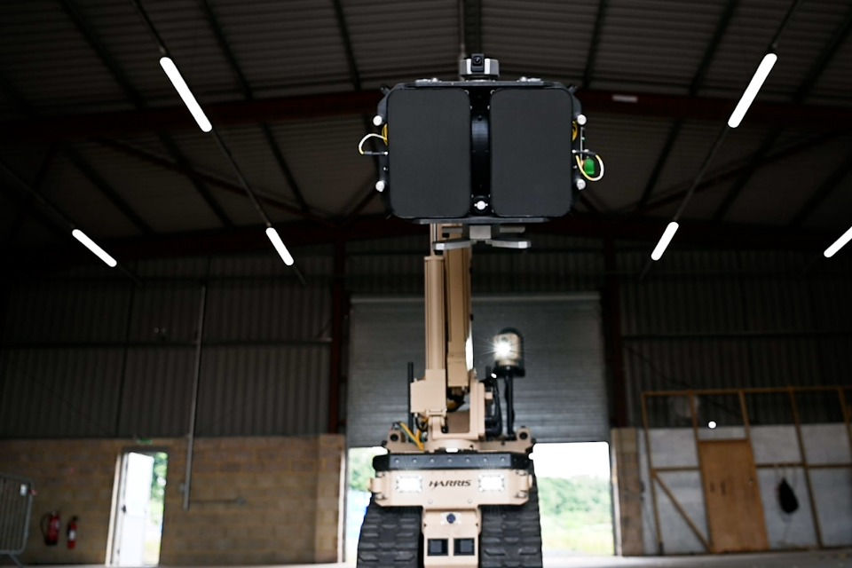 X-ray robot with Backscatter technology