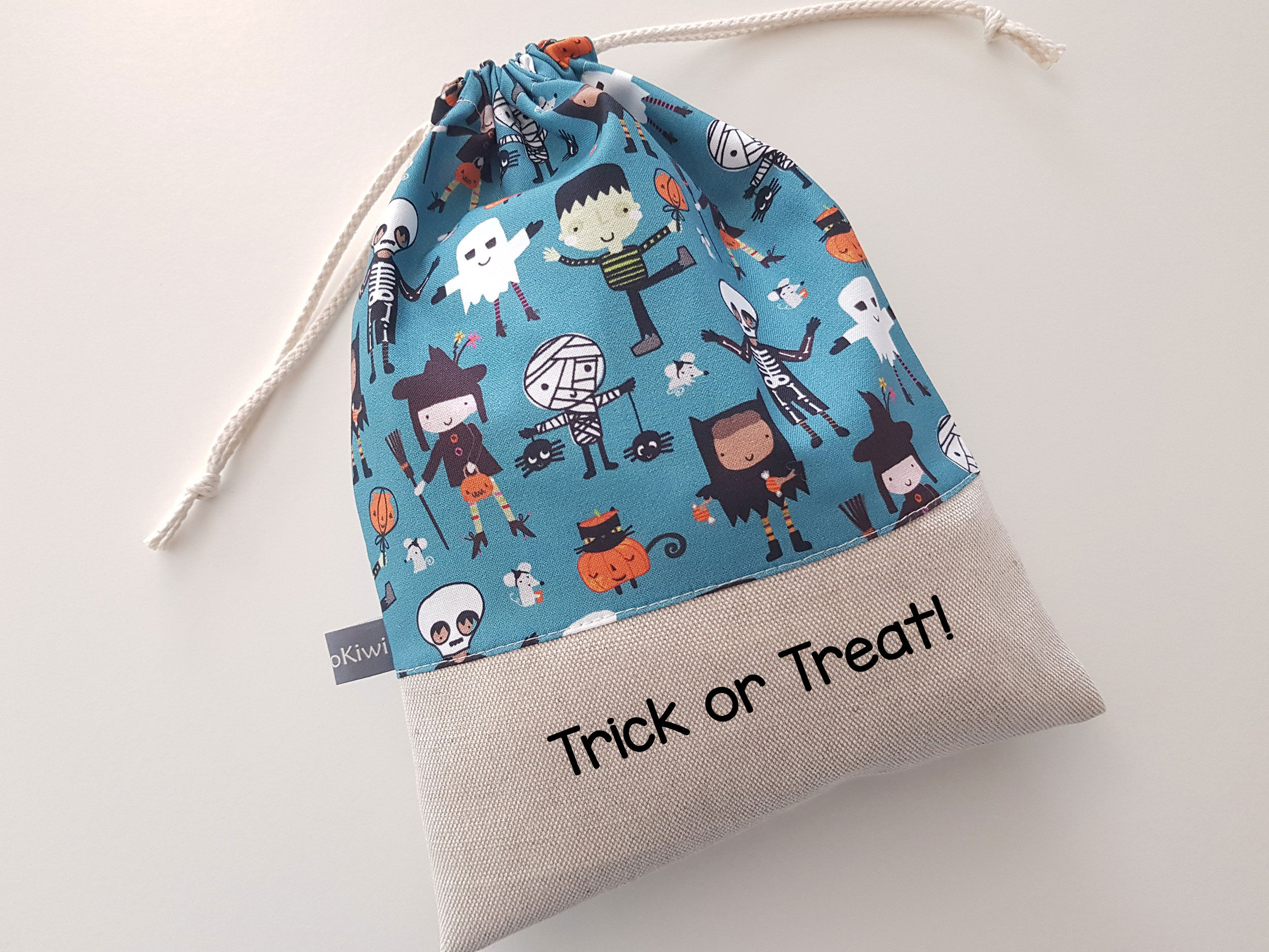 Sac à bonbons halloween déguisements fantômes squelettes Frankenstein sorcière sac personnalisable