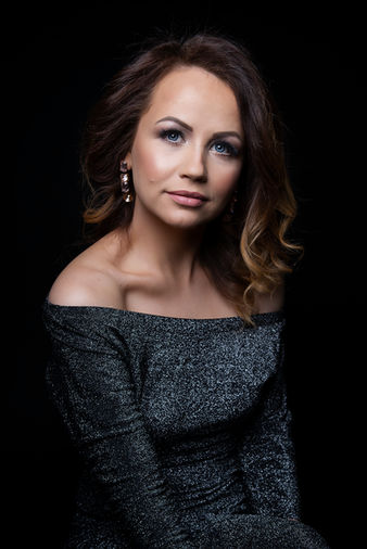 LapsikuvausKouvola yksivuotiskuvaus Ylioppilaskuvaus YO-kuvaus Muotokuvaus Perhekuvaus ValokuvaajaKouvola 1vkuvausKouvola