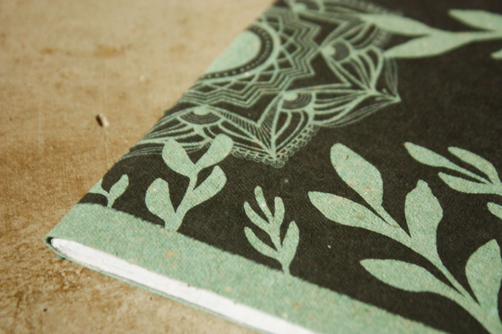 Thumbnail: Caderno Mandala Sombras / A5 / Capa Verde / por Flora Schneider