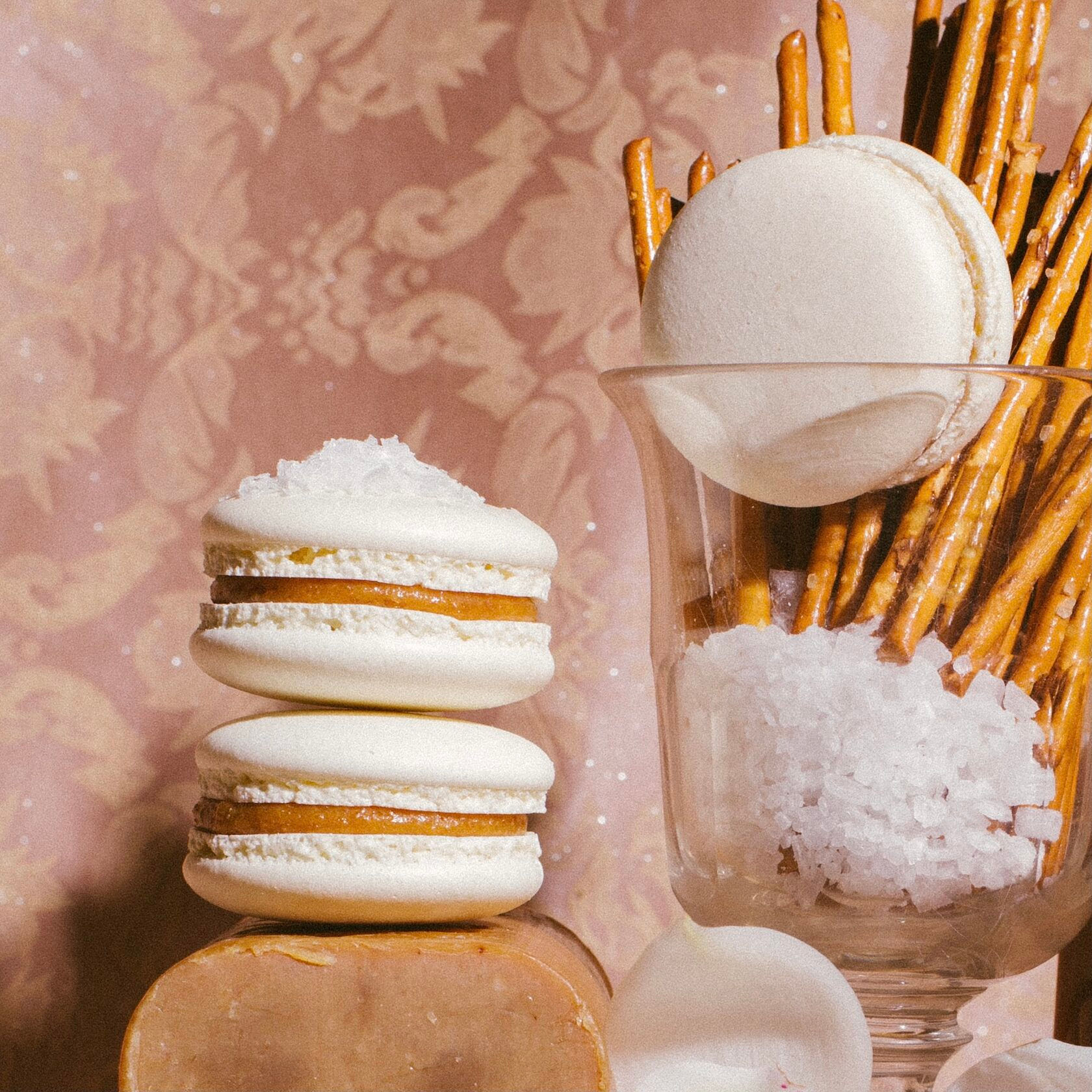 Макарон солона карамель. Найкращий макарон в Одесі.