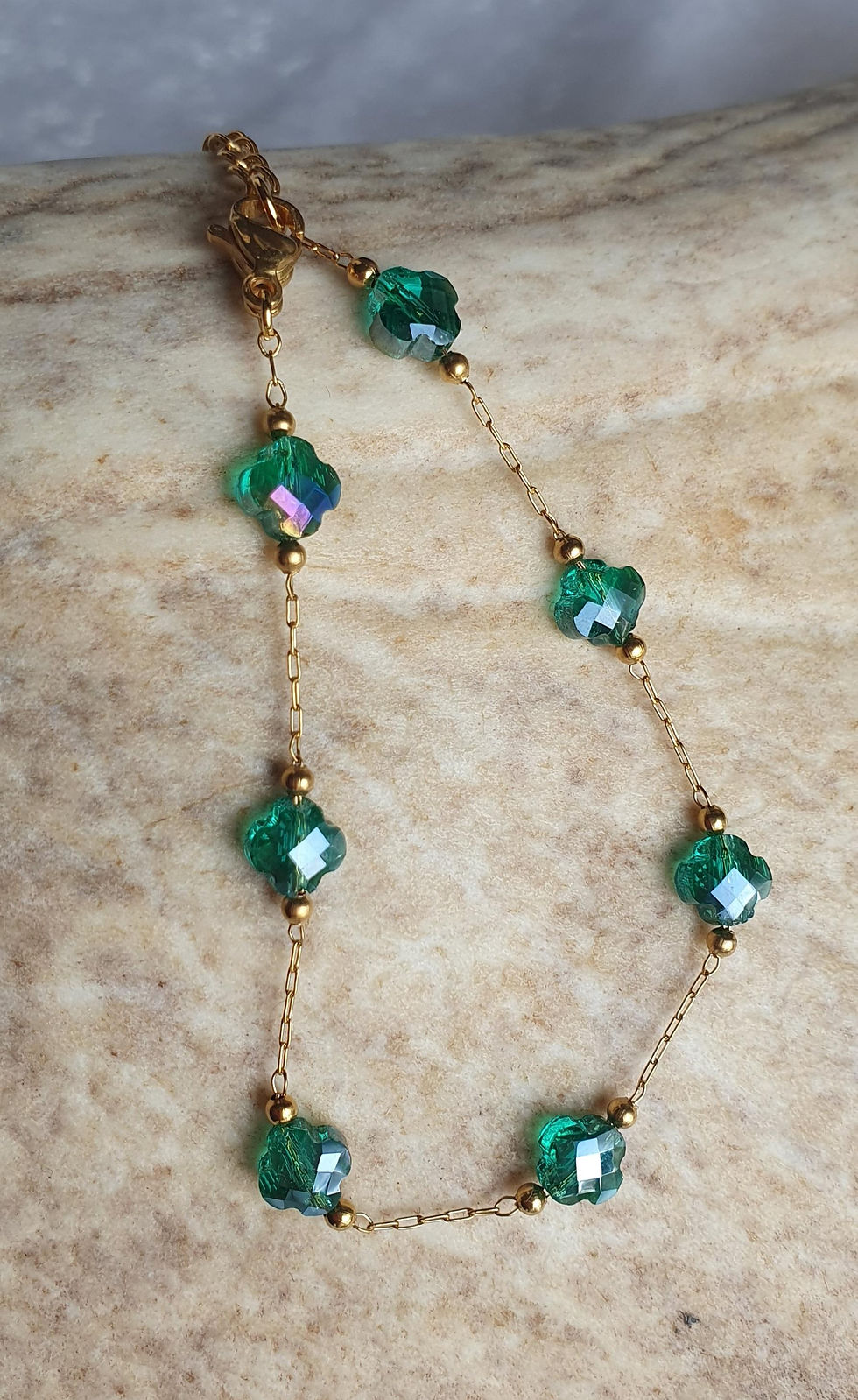 Bracelet chaine acier inoxydable doré et cristaux trèfles 4 feuilles