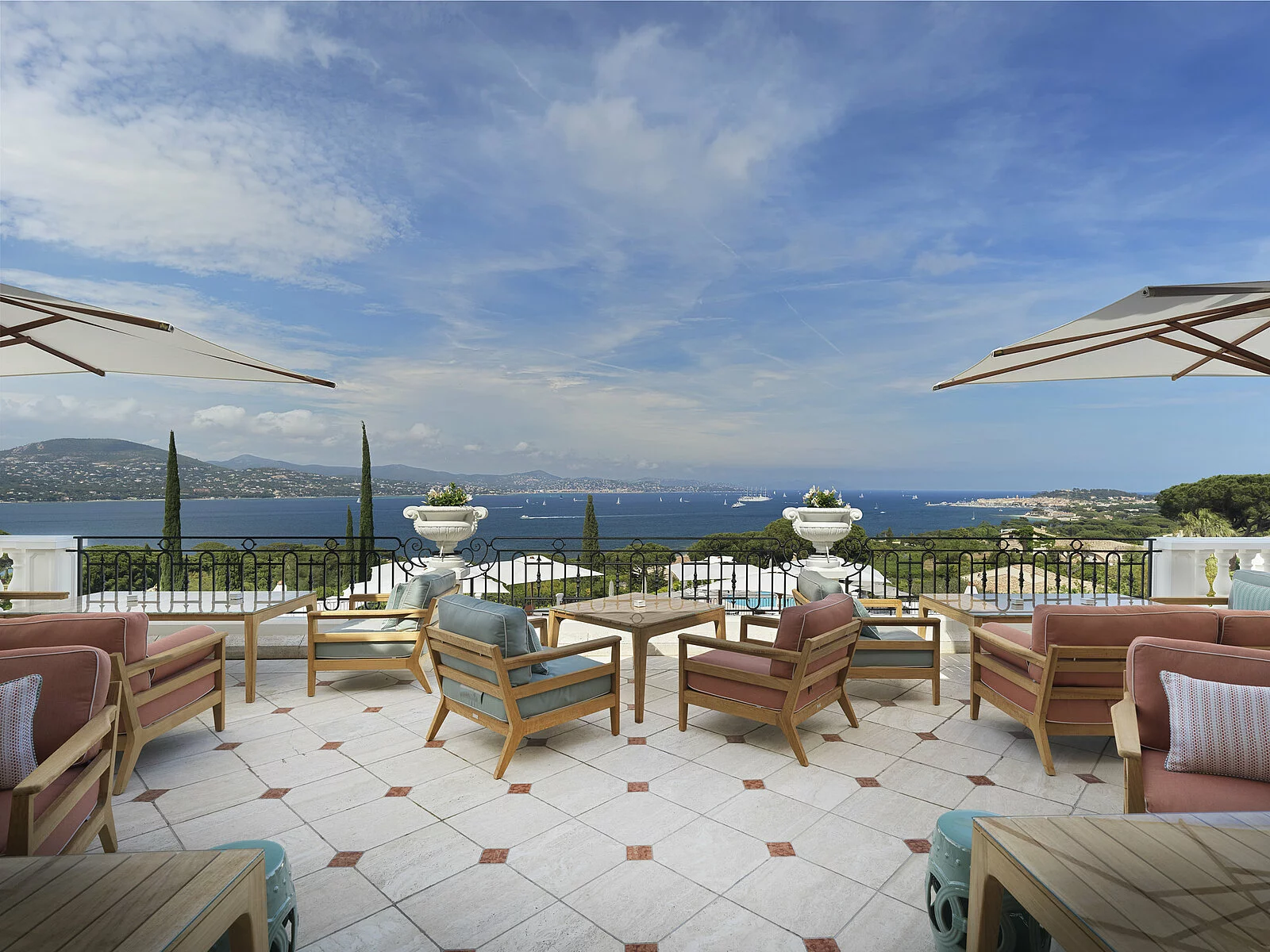 Althoff Villa Belrose St Tropez Terrasse 2 - UNOFEX.webp