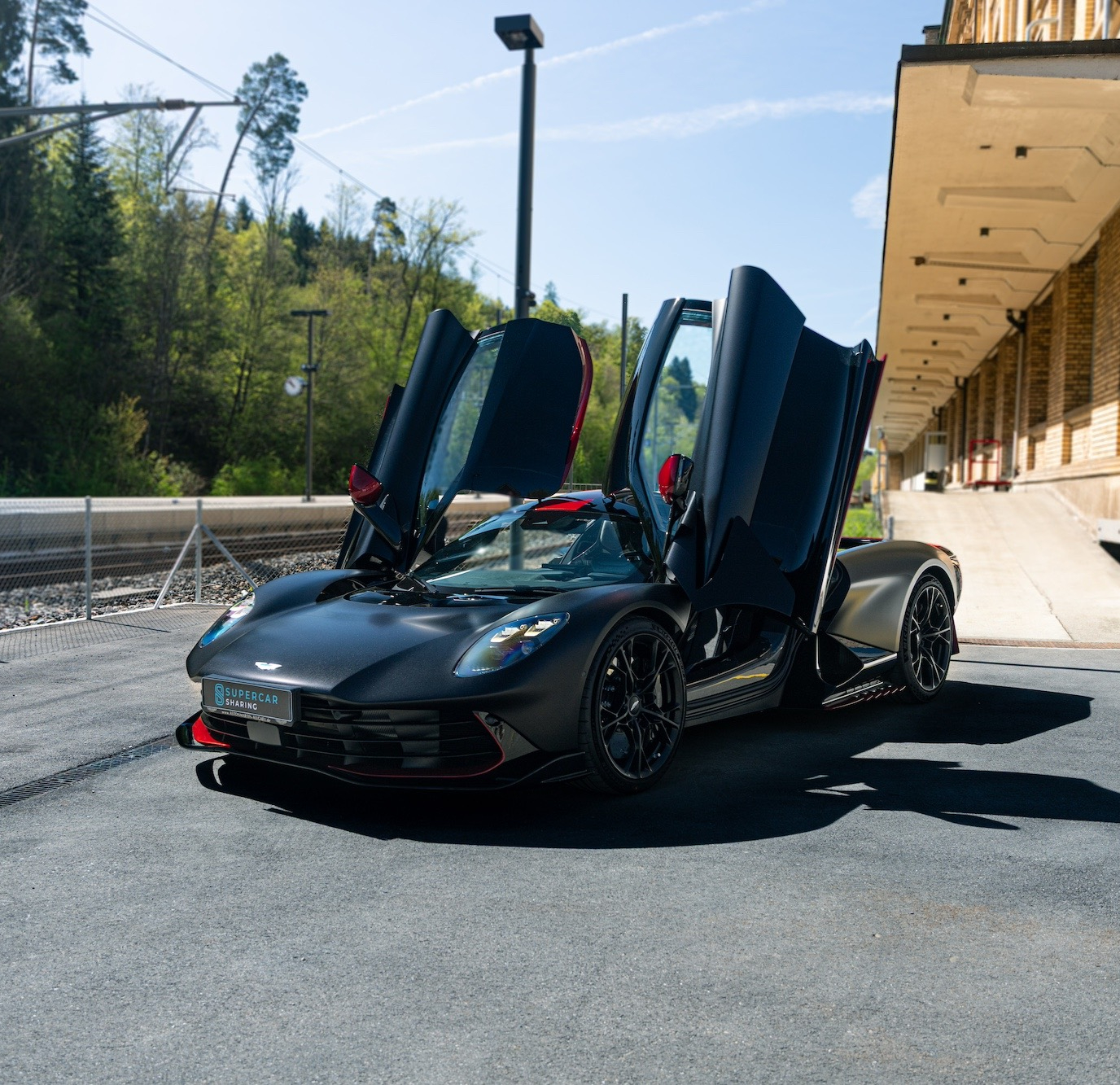 Supercar Sharing automotive event with collector cars