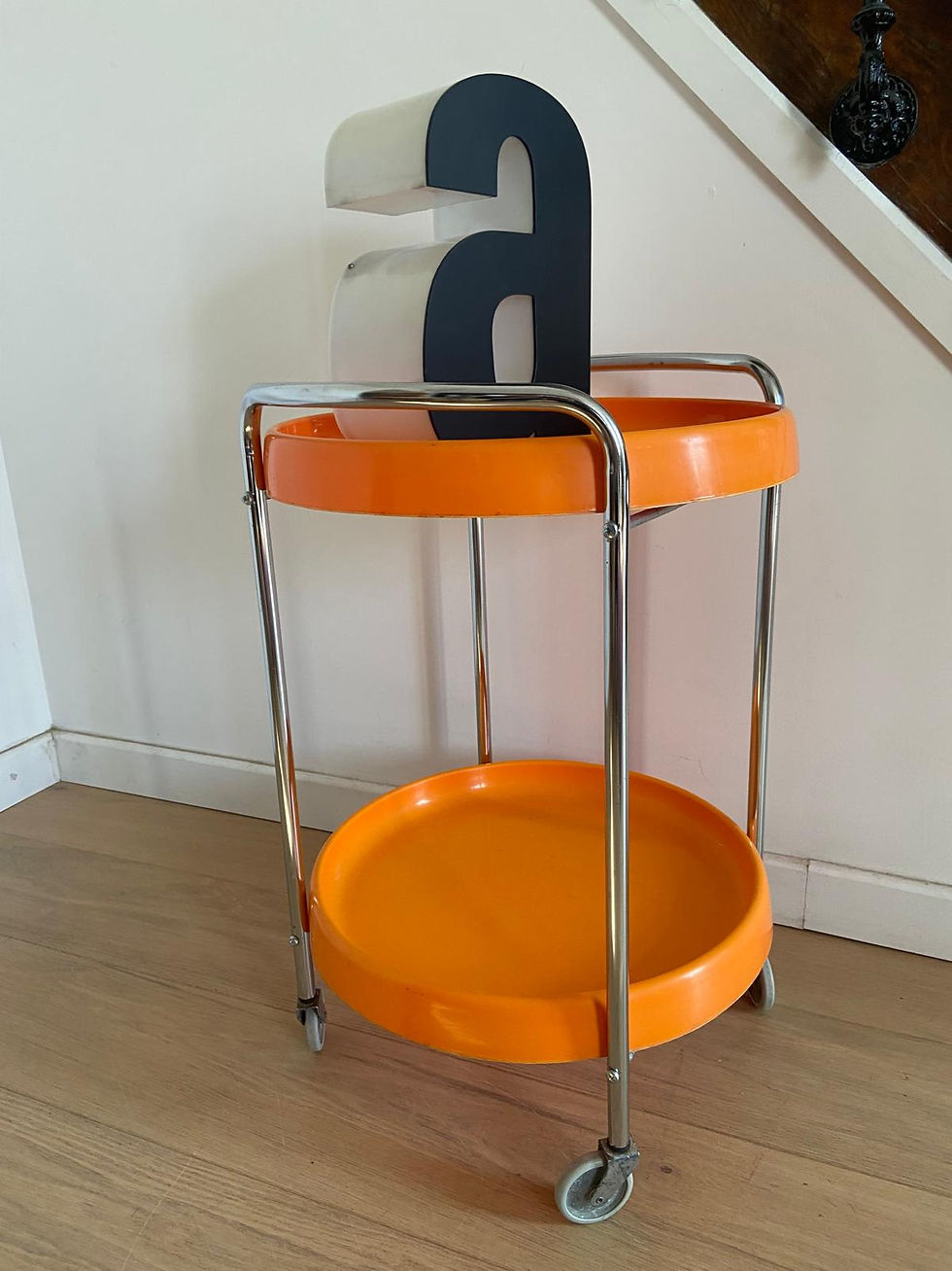 Miniature : Desserte ronde orange 60s