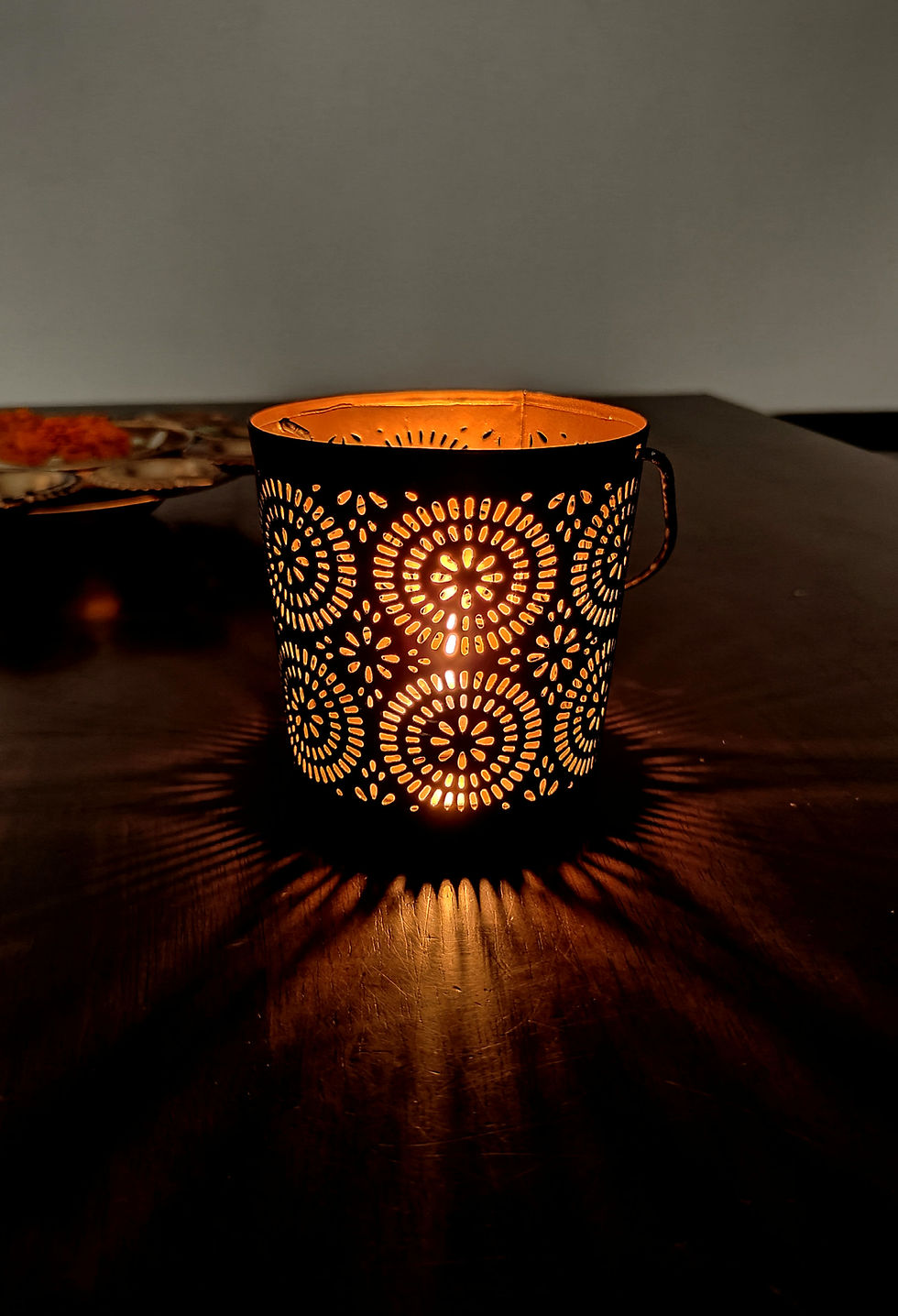 Thumbnail: Zig zak Cut Work Tea Light Holder 