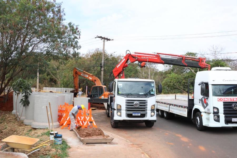 Avenida Amadeu Bizelli receberá 600 metros de galerias pluviais