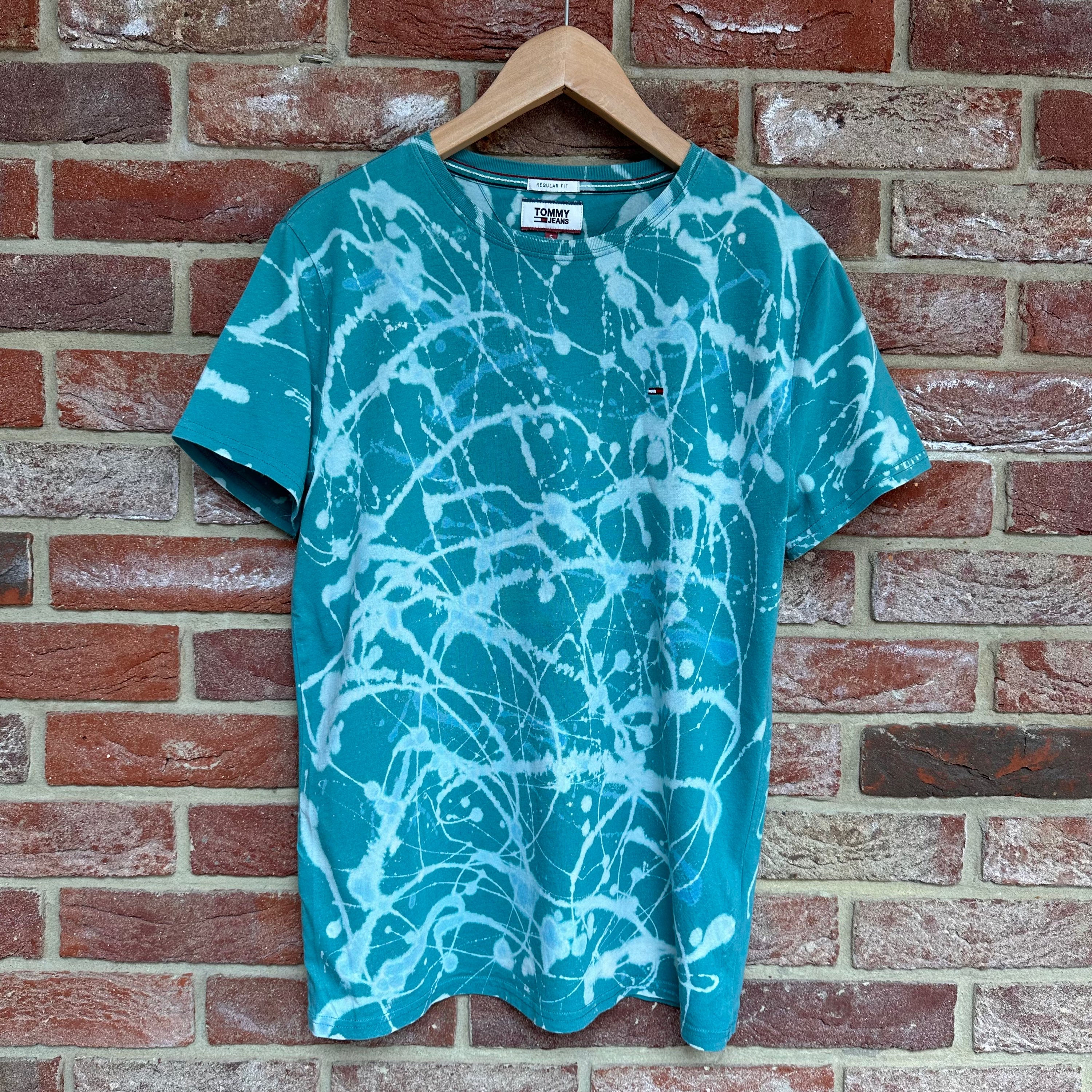 Tommy Hilfiger T Shirt ~ Bleach Dye