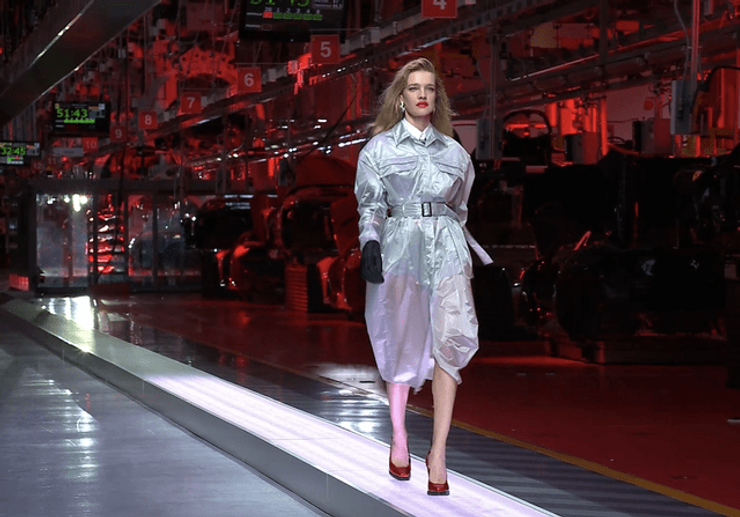 Image Source 4: Sohu | Natalia on the Runway
