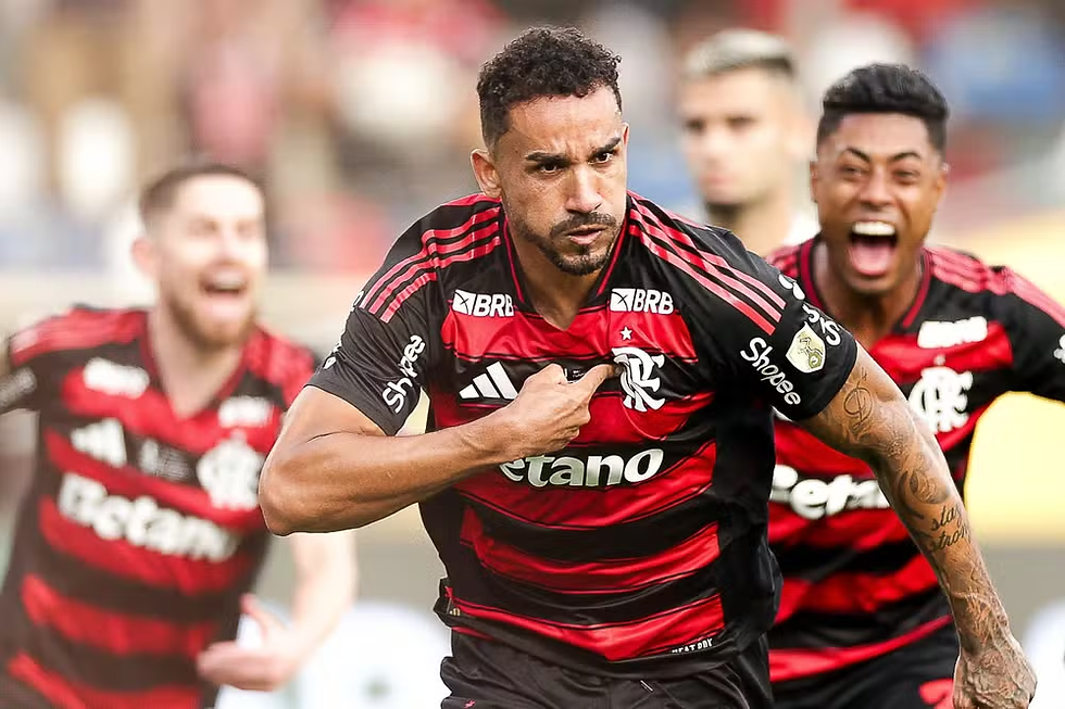 Danilo indica "sim" para renovar no Flamengo e se aposentar em 2027: "Terminar no clube do coração"