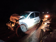 Grave colisão frontal entre micro-ônibus e caminhonete deixa condutor ferido na BR-153