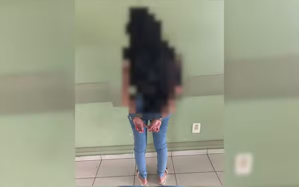 Mãe é presa suspeita de maus-tratos contra filho de 8 anos que recebia apenas uma refeição por dia