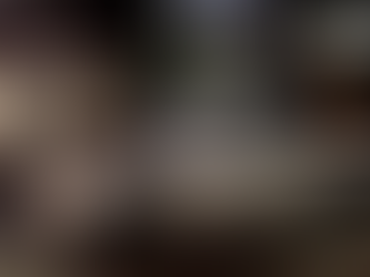 Policial militar atira várias vezes para o alto enquanto passava em caminhonete por praça