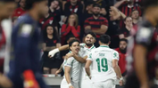 Palmeiras bate Athletico com um a menos e dorme na liderança