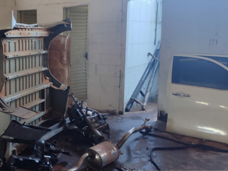 Polícia descobre ‘cemitério’ de caminhonetes roubadas em Goiânia