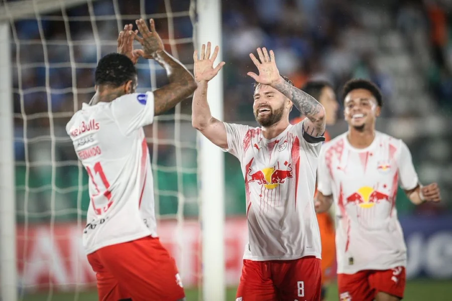 Com um a mais, Bragantino atropela Blooming na Copa Sul-Americana