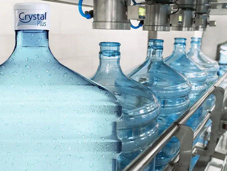 Anvisa manda recolher lote de água mineral Crystal após detecção de bactéria em Luziânia