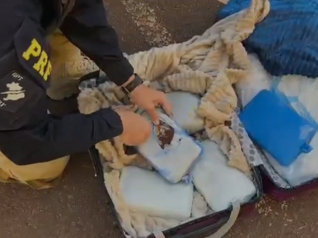 Passageira é presa pela PRF com mais de 5 kg de Skunk em ônibus na BR-364, em Jataí