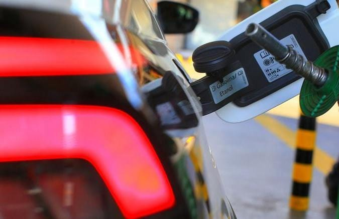 Gasolina passou a ter 30% de etanol nesta sexta (1º), sem previsão de queda nos preços