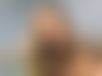 Neta é presa após enforcar e ameaçar avó com faca, roubar carro e anunciá-lo nas redes sociais