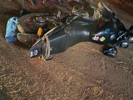 Homem é morto enquanto pilotava moto com mulher grávida, e ex dela é suspeito do crime