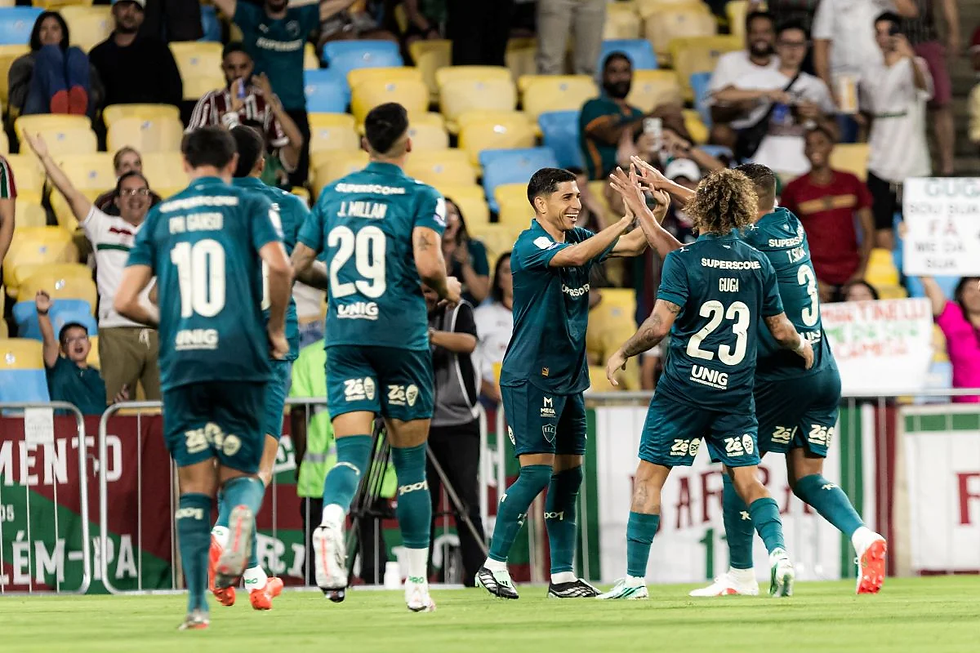 Com três gols de Savarino, Fluminense bate o Coritiba no Maracanã por 4 x 0
