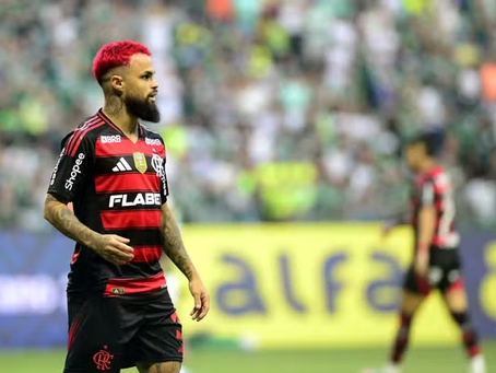 Há meses sem entrar em campo, Juninho e Michael desaparecem com Filipe Luís e perdem espaço no Flamengo