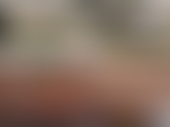 Moradores de prédio evacuado após parte de rua desabar voltam para apartamentos