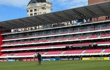 Fla encara o Estudiantes e pode encaminhar vaga