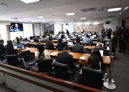 CCJ do Senado conclui aprovação da PEC da Segurança; texto vai ao plenário