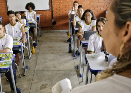 Pisa 2025 mostra avanço na educação brasileira; Goiás tem 2º melhor ensino médio do país no Ideb