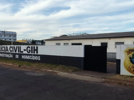 Jovem é morta a facadas pelo cunhado, e homem morre após tentar fugir pulando de janela