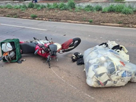 Motociclista bate em pacote deixado na BR-060, cai na pista e morre atropelado em Goiânia