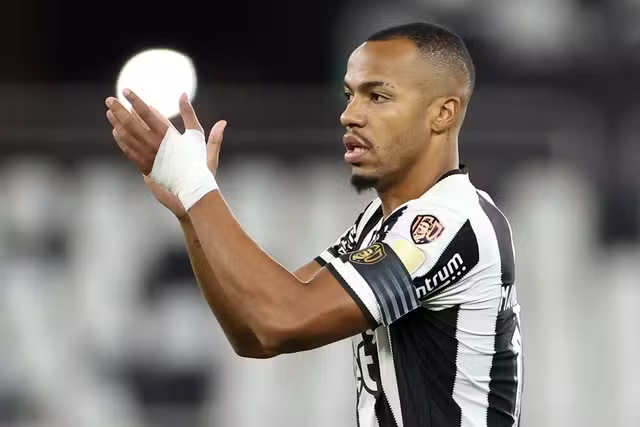 Marlon Freitas abre mão de percentual, e Botafogo e Palmeiras já trocam documentos para concluir o negócio