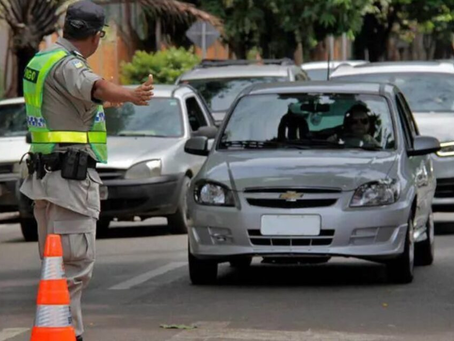 Projeto quer permitir pagamento de débitos de veículos durante abordagem em blitz de Goiás