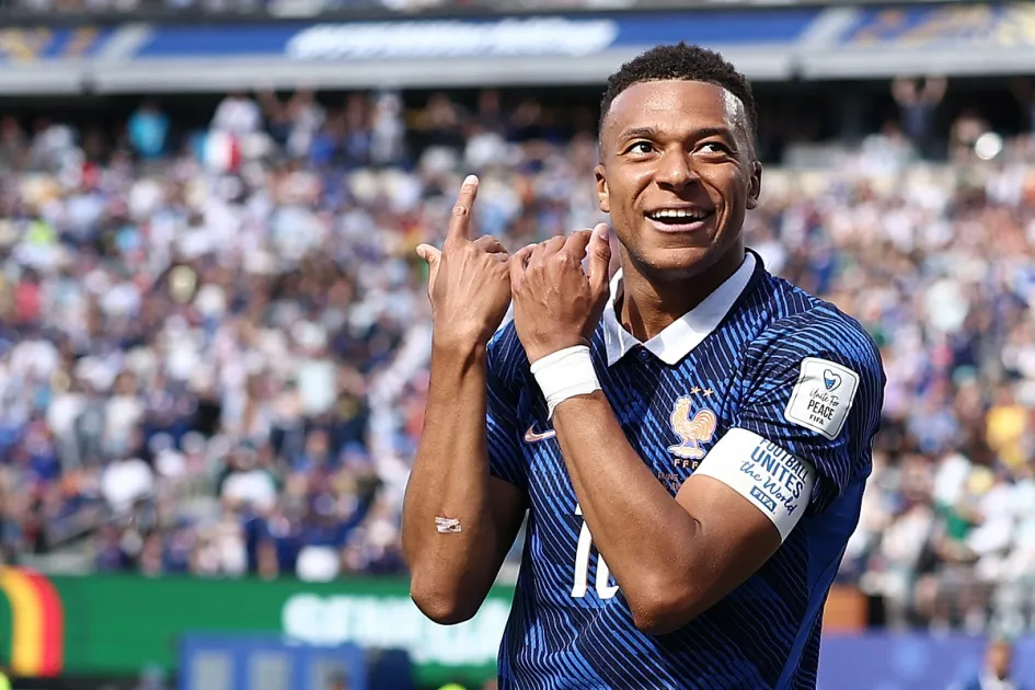 França e Iraque se enfrentam nessa segunda pela segunda rodada da Copa do Mundo