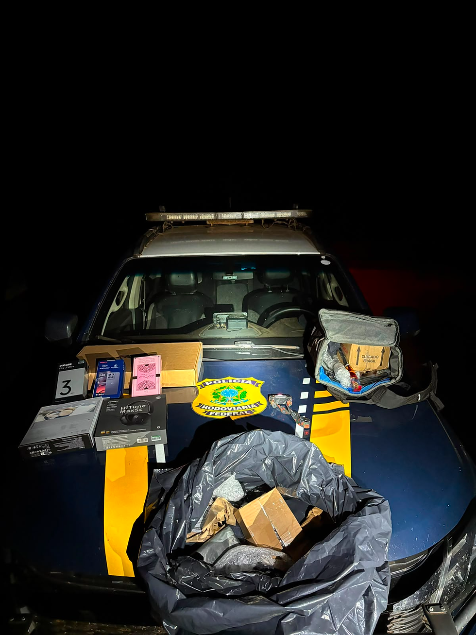 PRF flagra furto de mercadorias em caminhão dos Correios na BR-153, em Morrinhos